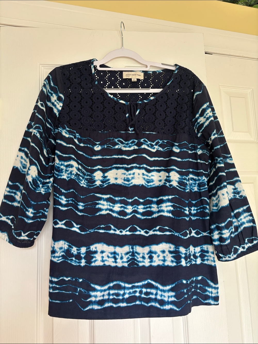 Jones New York Navy and White Tie-Dye Eyelet Yoke Blouse